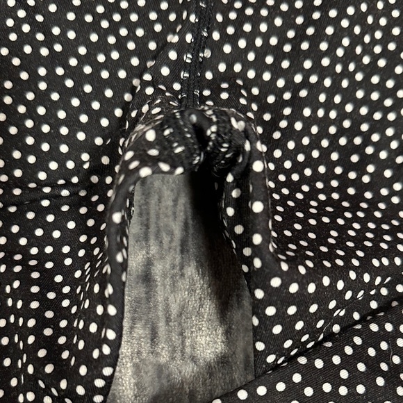 Nike Women’s Black and White Dotted Leggings. Fleece lined for running. EUC - Picture 6 of 12